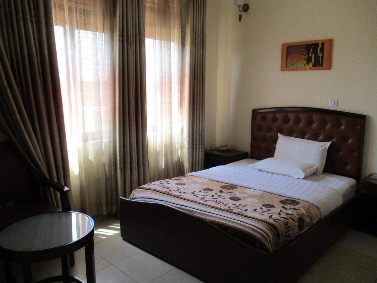 Amaris Hotel Kigali Exterior photo